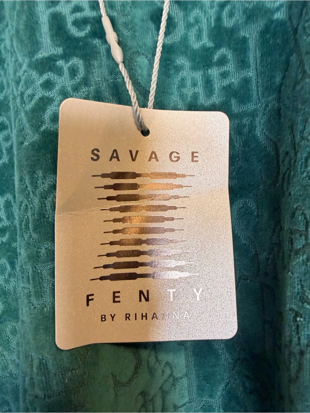Savage X Fenty Signature Script Velour Crewneck Sweatshirt 1X NWT Rihanna - Picture 3 of 7
